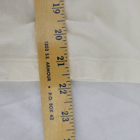 Old Navy Easy Tee Women XL Santa Knows What's Up Short Sleeve T-Shirt Cream - Picture 5 of 7